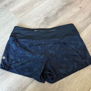 lululemon athletica Women's Navy Camo Athletic Shorts